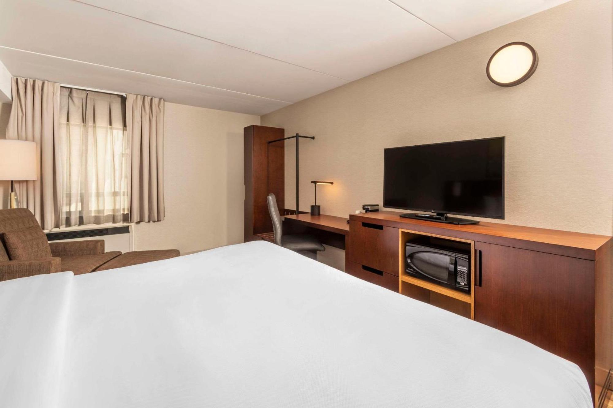 Comfort Inn Hamilton/Stoney Creek Exterior foto